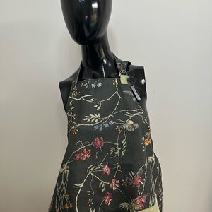Rich green Floral Garden Apron with Adjustable Neck & Back Straps.